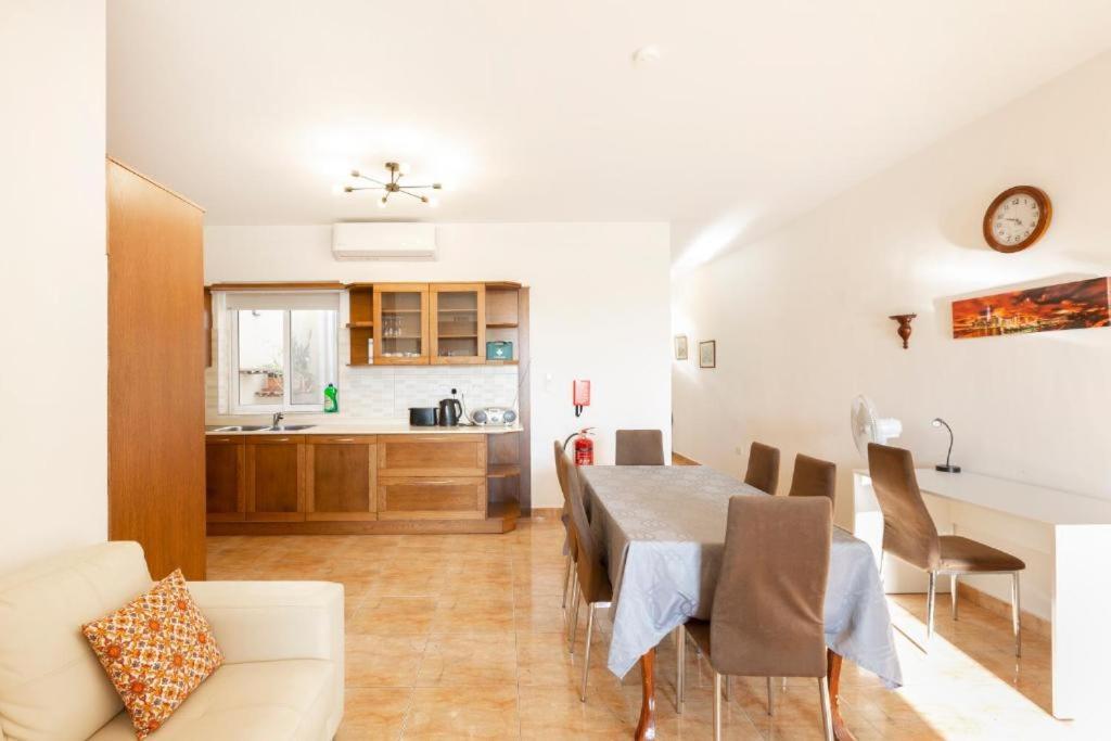 Gudja - Lovely 3 Bedroom Unit With Own Private Entrance Zewnętrze zdjęcie