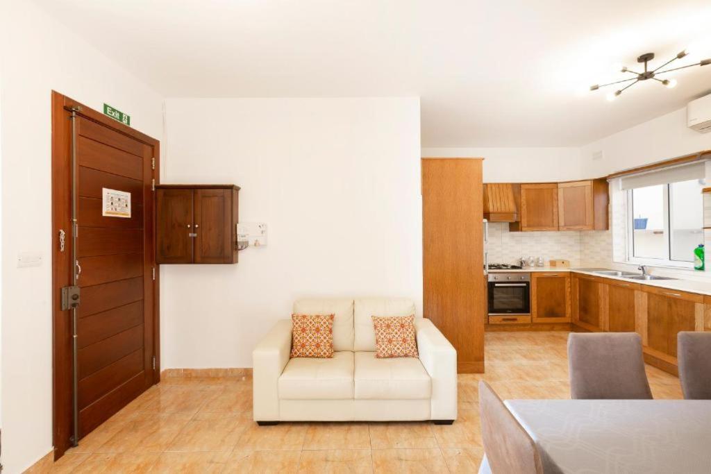Gudja - Lovely 3 Bedroom Unit With Own Private Entrance Zewnętrze zdjęcie